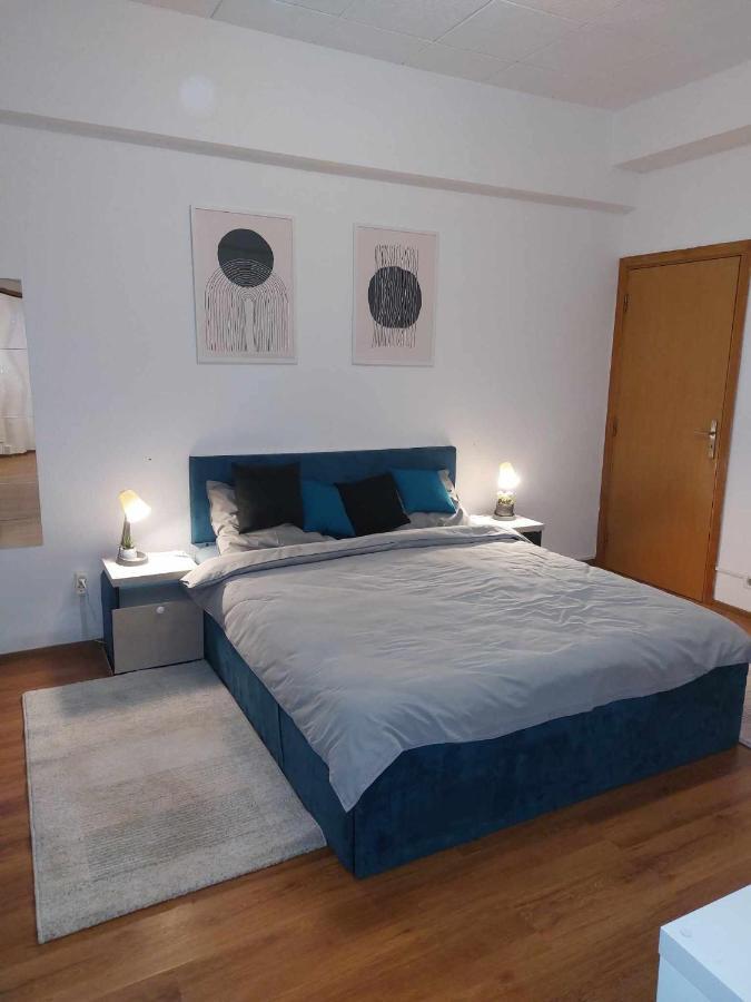 Apartment With Panoramic Terrace In City Center Bukares Bagian luar foto